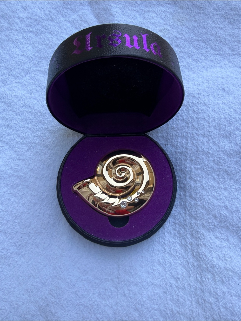 Bésame Cosmetics Disney Villains Ursula Shell Compact Highlighter
